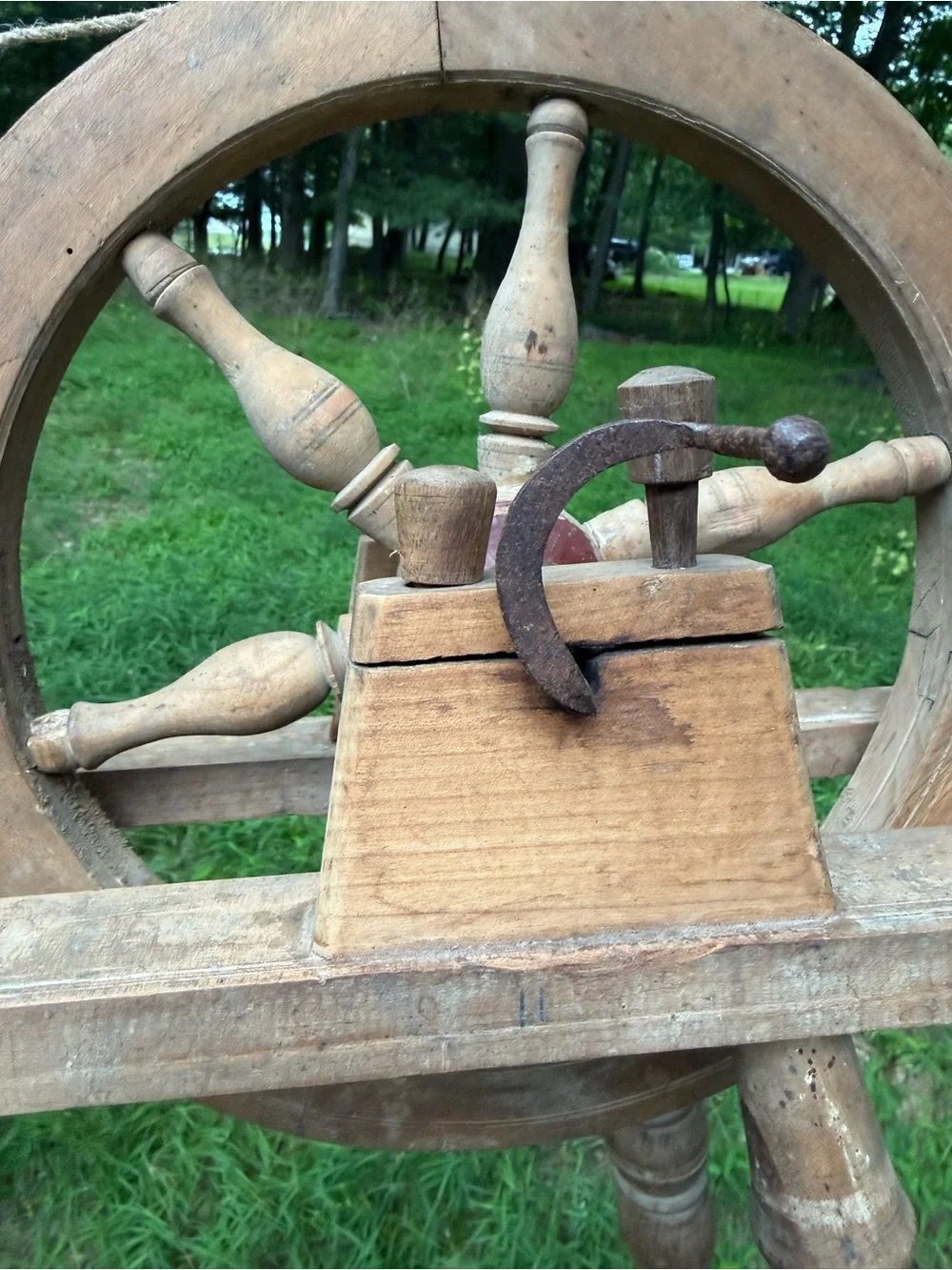 Vintage Wooden Spinning Wheel - Natural Brown Home Accent